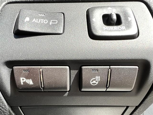 Lexus LS 2013-02 895-12