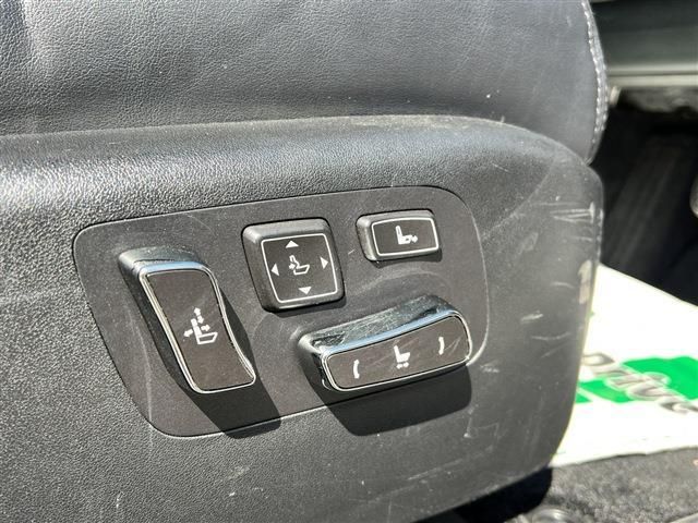Lexus LS 2013-02 895-16
