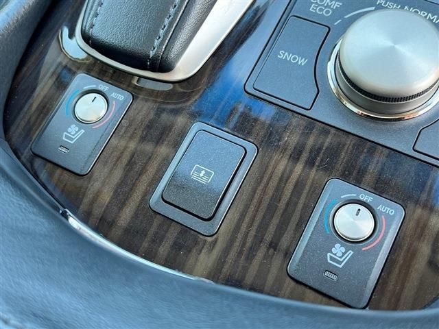 Lexus LS 2013-02 895-15