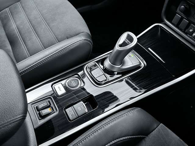 Mitsubishi OUTLANDER PHEV 2017-08 436-11