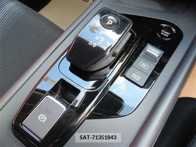 Nissan NOTE 2021-12 208874-11