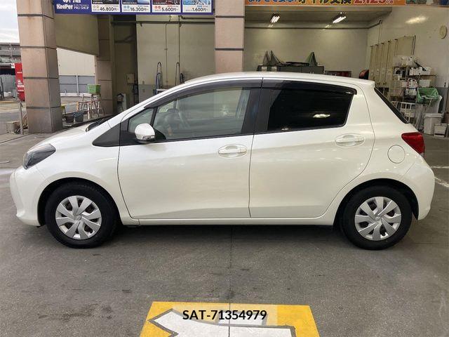 Toyota VITZ 2015-08 374554-6