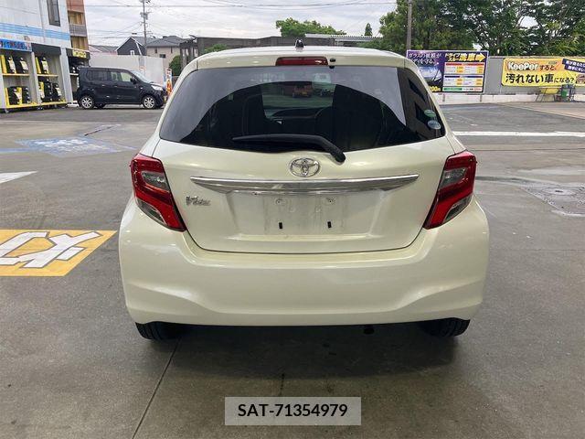 Toyota VITZ 2015-08 374554-4