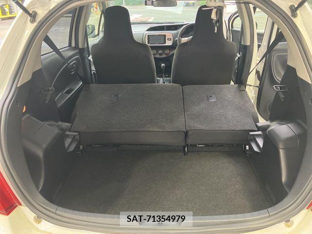 Toyota VITZ 2015-08 374554-26