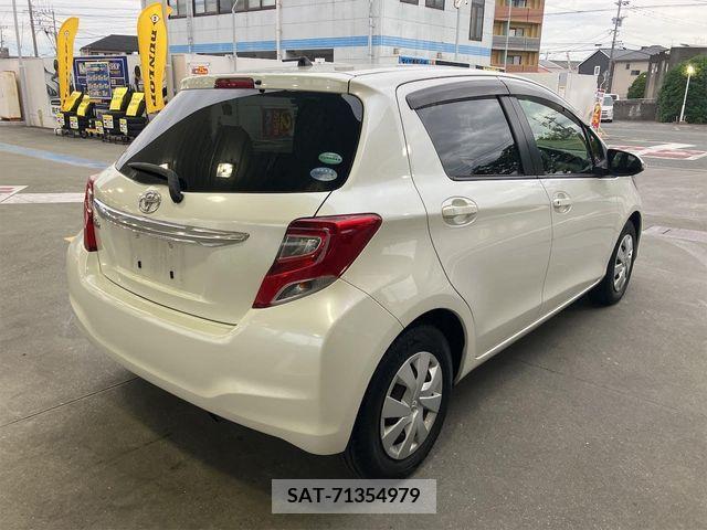Toyota VITZ 2015-08 374554-8