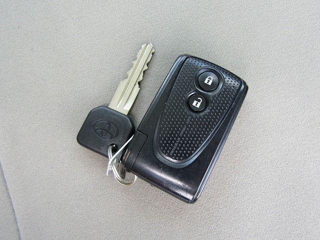 Toyota PIXIS SPACE 2012-07 4090-22