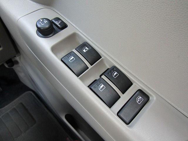 Toyota PIXIS SPACE 2012-07 4090-11