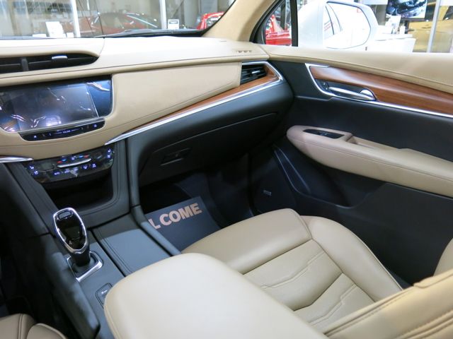 Cadillac XT5 2018-06 185093-19