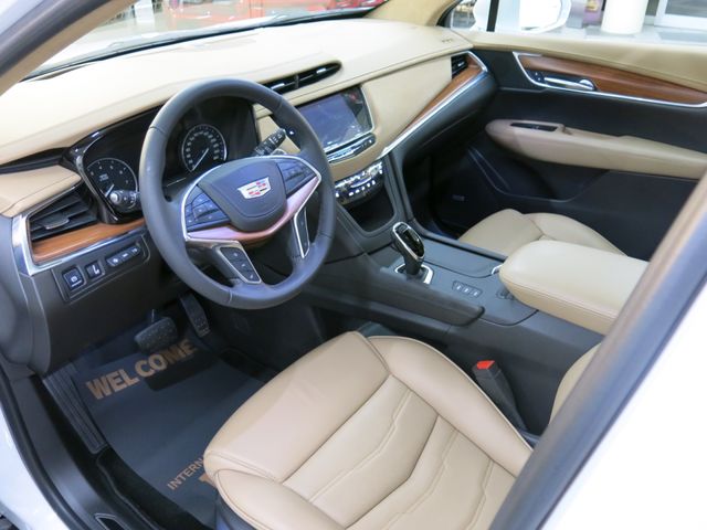 Cadillac XT5 2018-06 185093-23