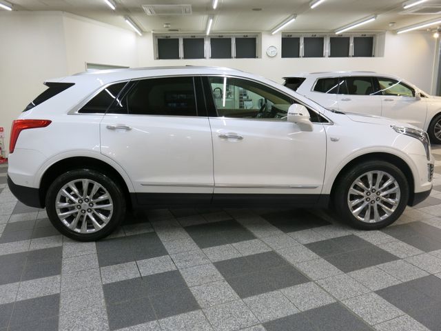 Cadillac XT5 2018-06 185093-16