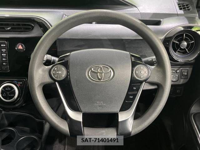Toyota AQUA 2018-03 260617-11