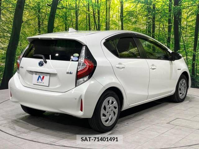 Toyota AQUA 2018-03 260617-17