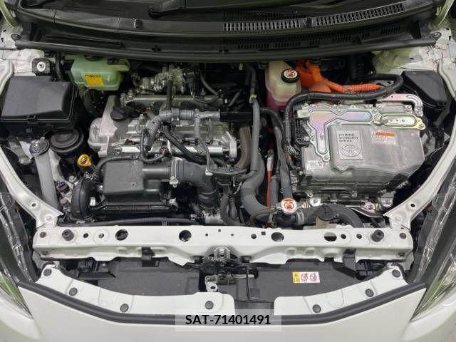 Toyota AQUA 2018-03 260617-18