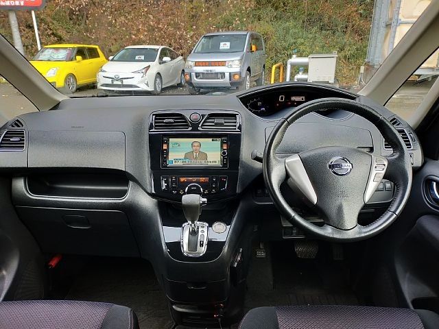 Nissan SERENA 2013-01 188239-1