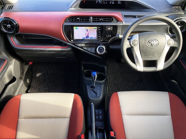 Toyota AQUA 2015-06 27886-1
