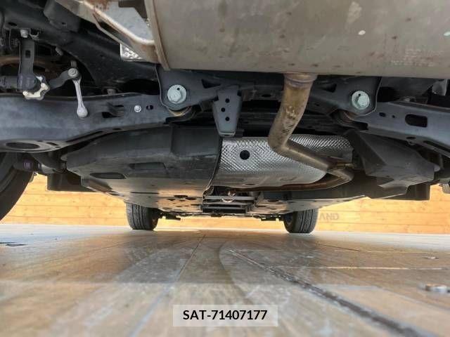 Toyota C-HR 2017-09 264105-19