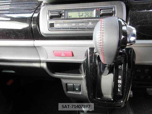 Suzuki SPACIA 2019-10 208280-7