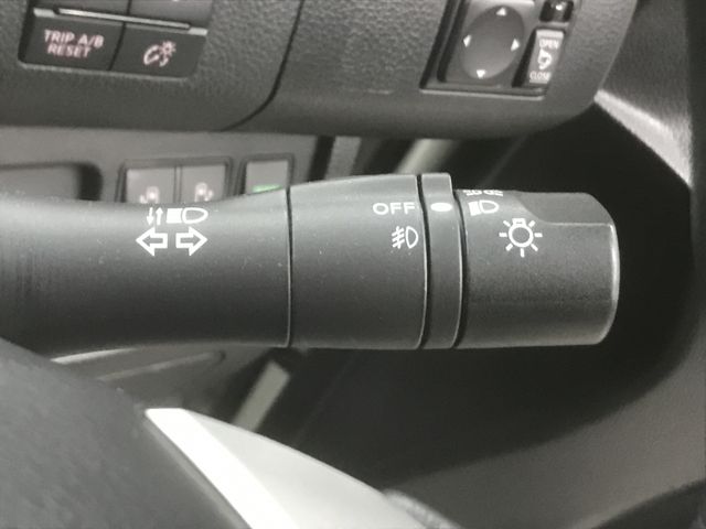Nissan SERENA 2015-03 186569-22