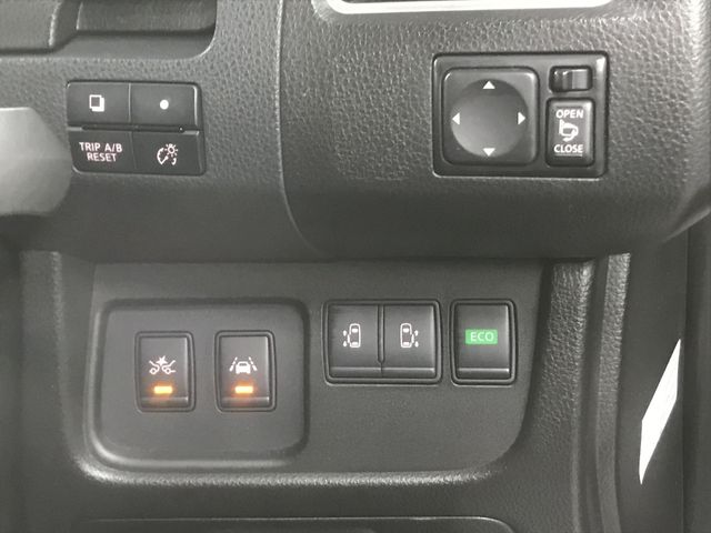 Nissan SERENA 2015-03 186569-24