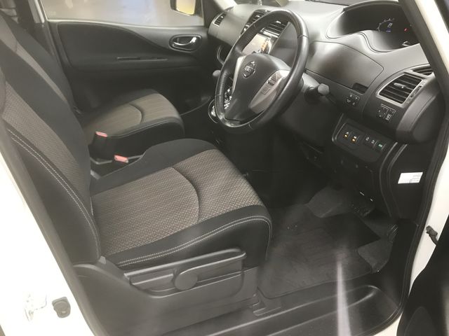 Nissan SERENA 2015-03 186569-3
