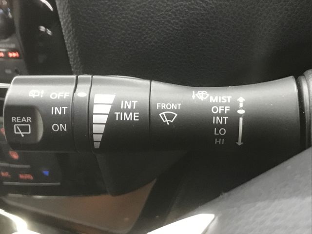 Nissan SERENA 2015-03 186569-23
