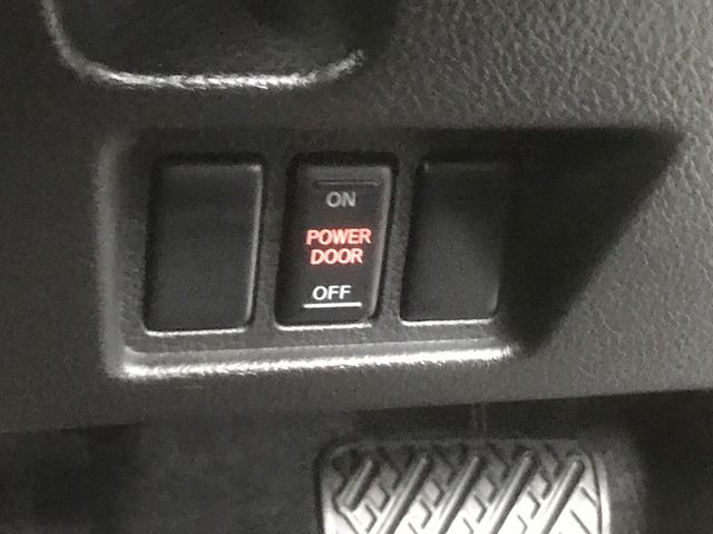 Nissan SERENA 2015-03 186569-29