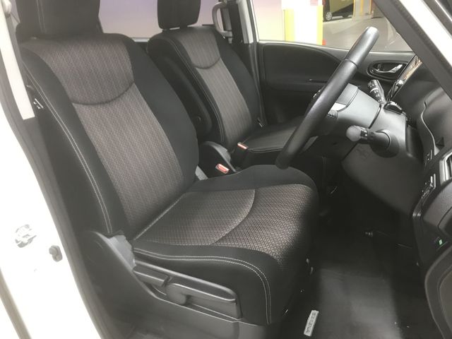 Nissan SERENA 2015-03 186569-4
