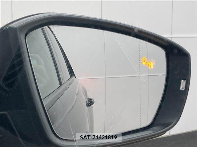 VolksWagen T-ROC 2022-05 325178-10