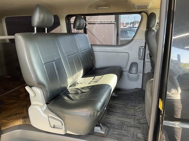 Toyota HIACE VAN 2009-10 196536-9