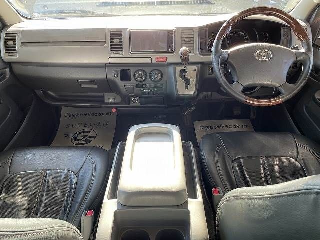 Toyota HIACE VAN 2009-10 196536-1
