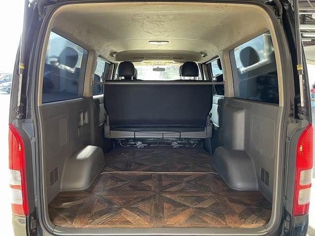 Toyota HIACE VAN 2009-10 196536-10