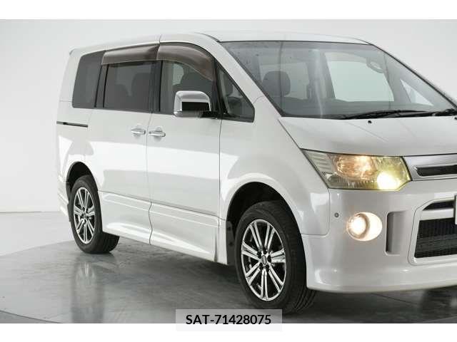 Mitsubishi DELICA D5 2010-07 216514-4
