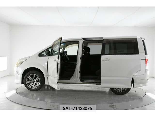 Mitsubishi DELICA D5 2010-07 216514-5