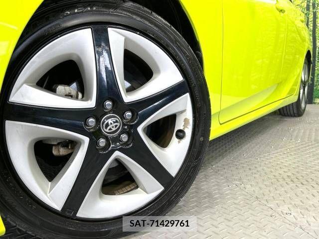 Toyota PRIUS 2015-12 322341-13