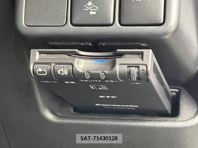 Toyota AQUA 2016-09 252361-8
