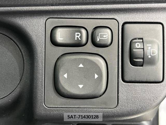Toyota AQUA 2016-09 252361-5