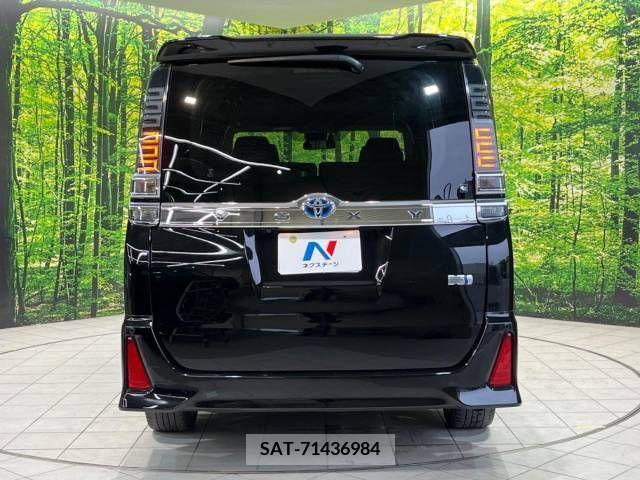 Toyota VOXY HYBRID 2018-07 322823-16