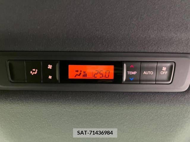 Toyota VOXY HYBRID 2018-07 322823-6