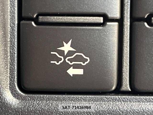 Toyota VOXY HYBRID 2018-07 322823-5