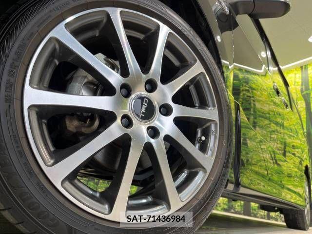 Toyota VOXY HYBRID 2018-07 322823-14