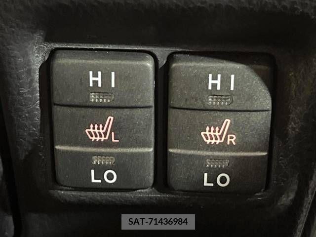 Toyota VOXY HYBRID 2018-07 322823-4