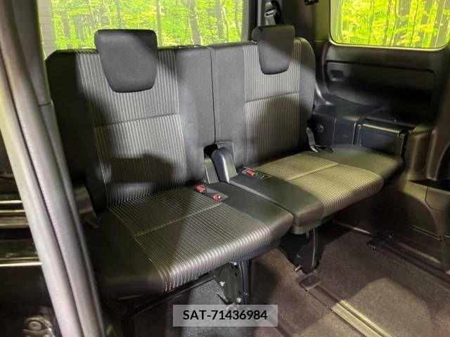 Toyota VOXY HYBRID 2018-07 322823-11