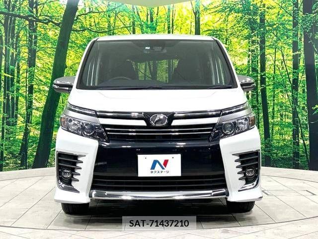 Toyota VOXY 2017-07 245635-15