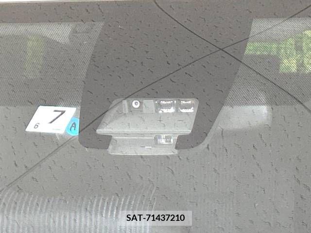 Toyota VOXY 2017-07 245635-3