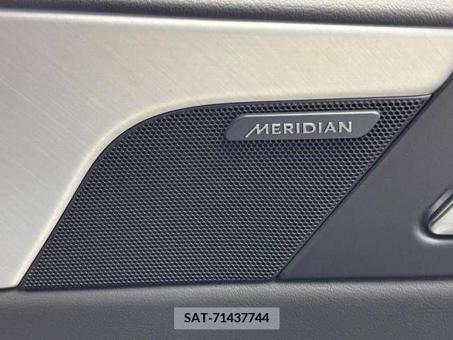 Jaguar XE 2018-03 219959-3