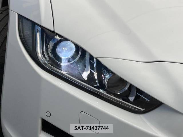 Jaguar XE 2018-03 219959-13