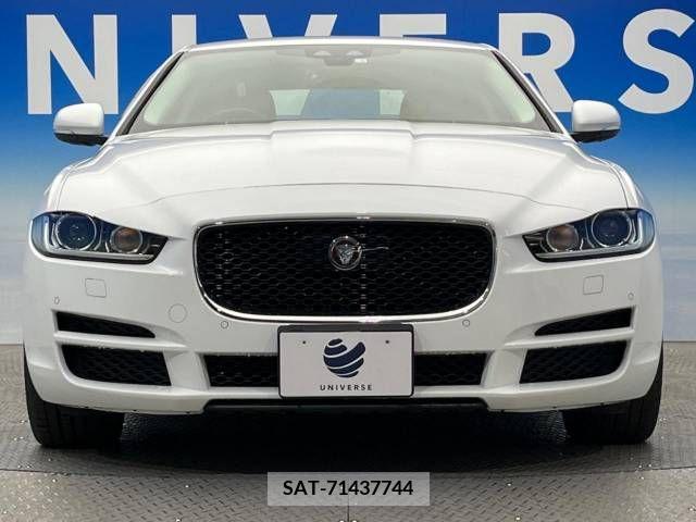 Jaguar XE 2018-03 219959-15