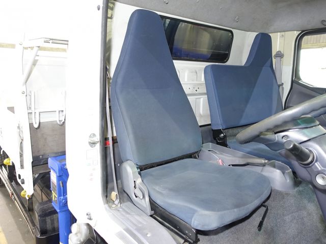 Mitsubishi CANTER 2012-05 25887-14