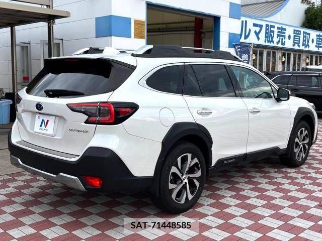 Subaru OUTBACK 2022-01 379843-17