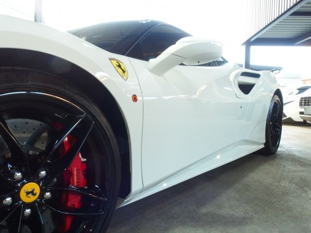 Ferrari 488 GTB 2016-09 417-9